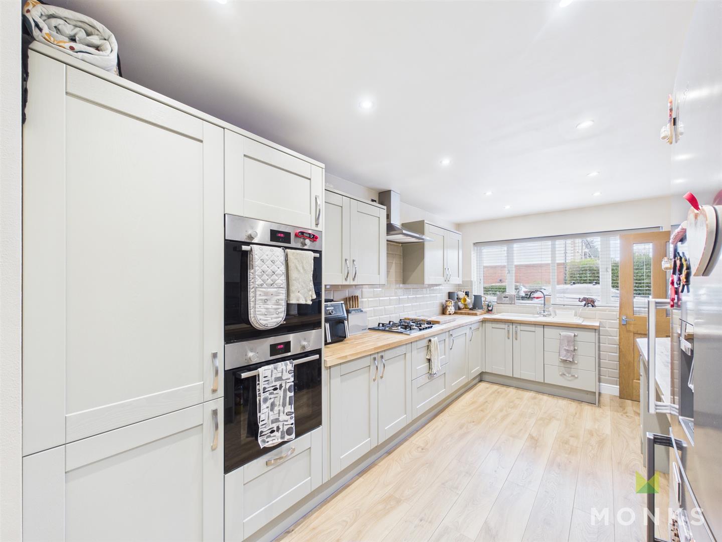 46 Shrubbery Gardens, Shrewsbury, SY4 5BZ For Sale